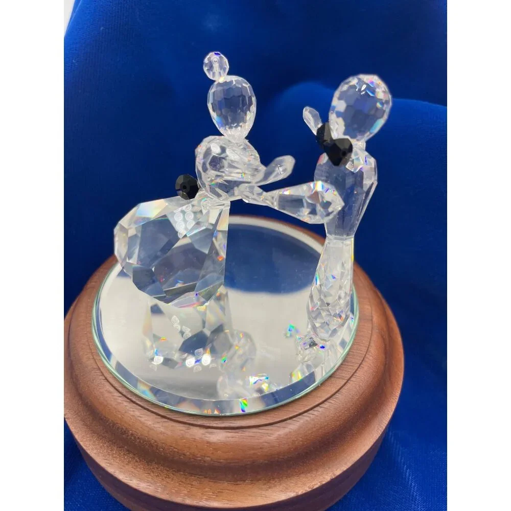 Swarovski Crystals  Wedding Couple Figurine Music Box Anniversary Waltz
